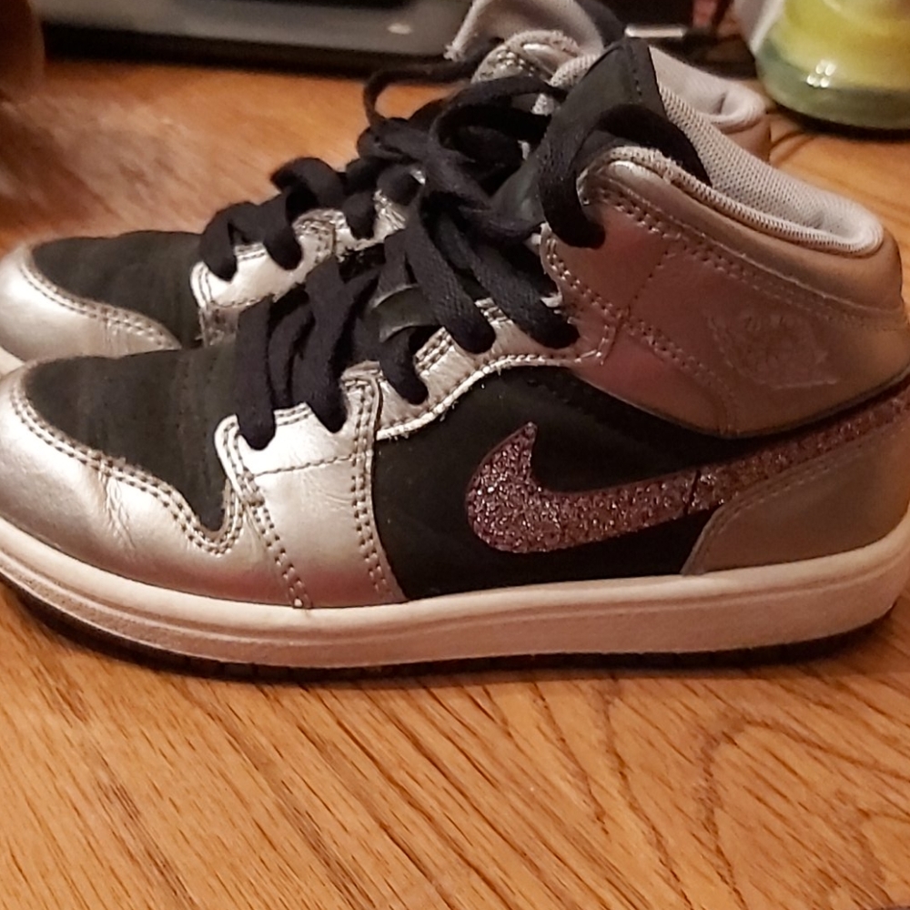 Girls Jordan's size 13